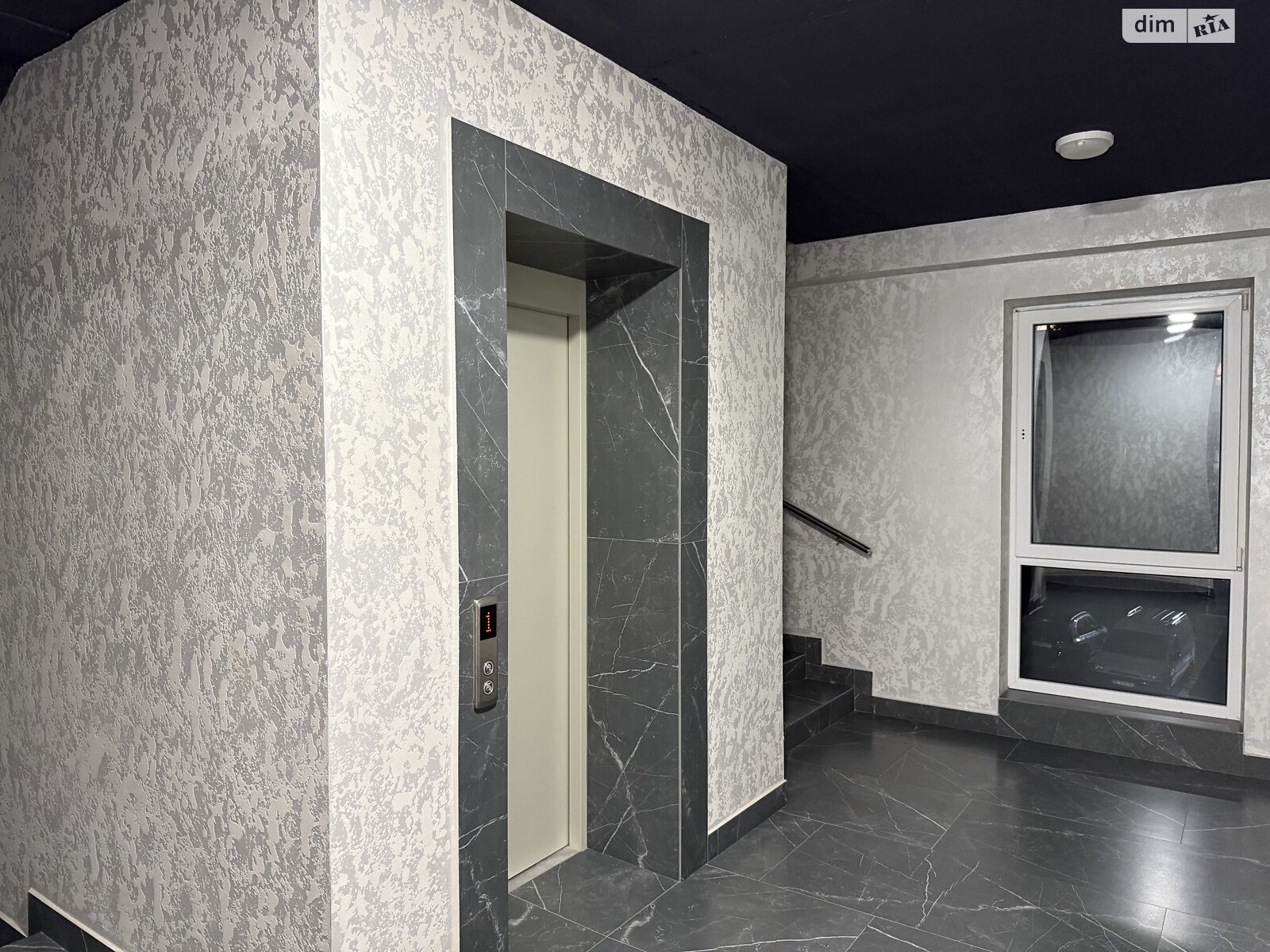 Продажа однокомнатной квартиры в Ровно, на ул. Соборная 16, кв. 9, район Центр фото 1