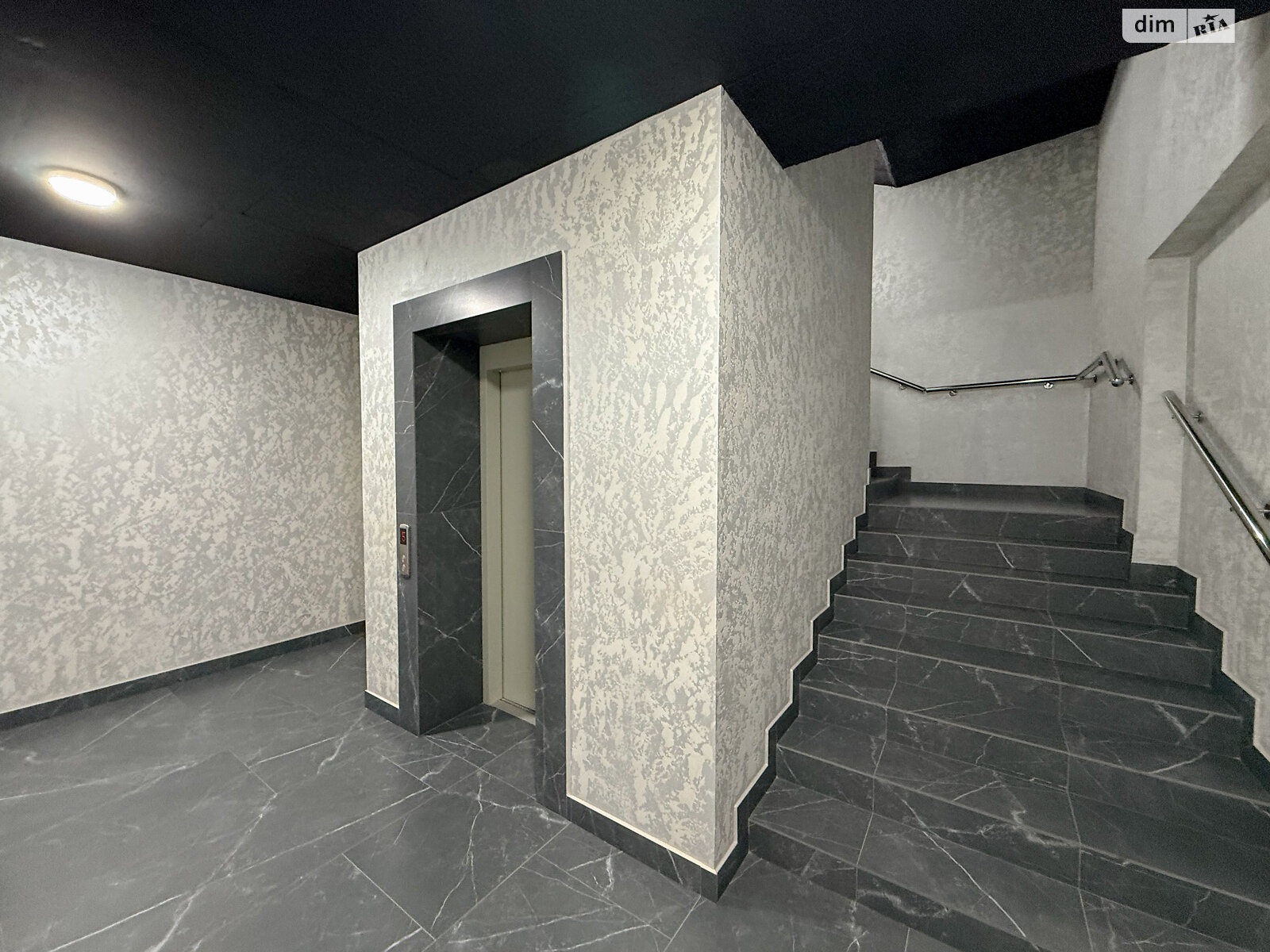 Продажа однокомнатной квартиры в Ровно, на ул. Соборная 16, район Центр фото 1