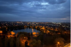 Продаж двокімнатної квартири в Рівному, на вул. Степана Бандери 1Е, район Центр фото 2