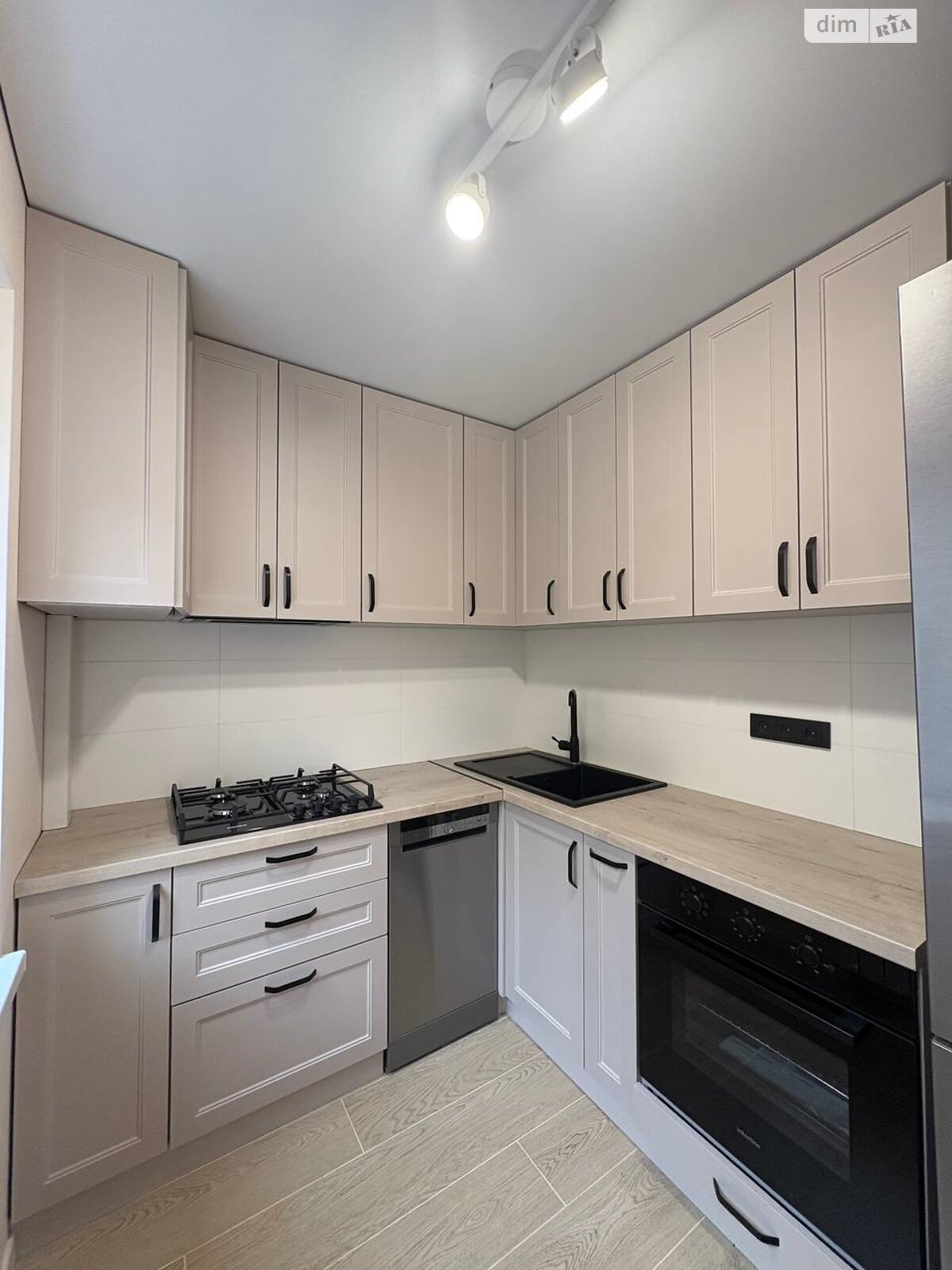 Продаж трикімнатної квартири в Рівному, на вул. Степана Бандери 55, район Центр фото 1 Продаж трикімнатної квартири в Рівному, на вул. Степана Бандери 55, район Центр фото 1