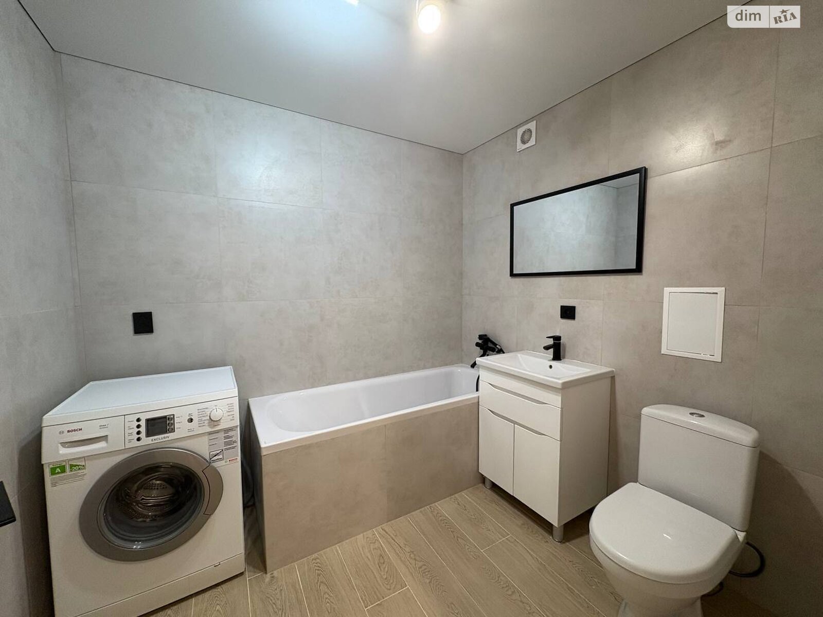 Продаж трикімнатної квартири в Рівному, на вул. Степана Бандери 55, район Центр фото 1 Продаж трикімнатної квартири в Рівному, на вул. Степана Бандери 55, район Центр фото 1