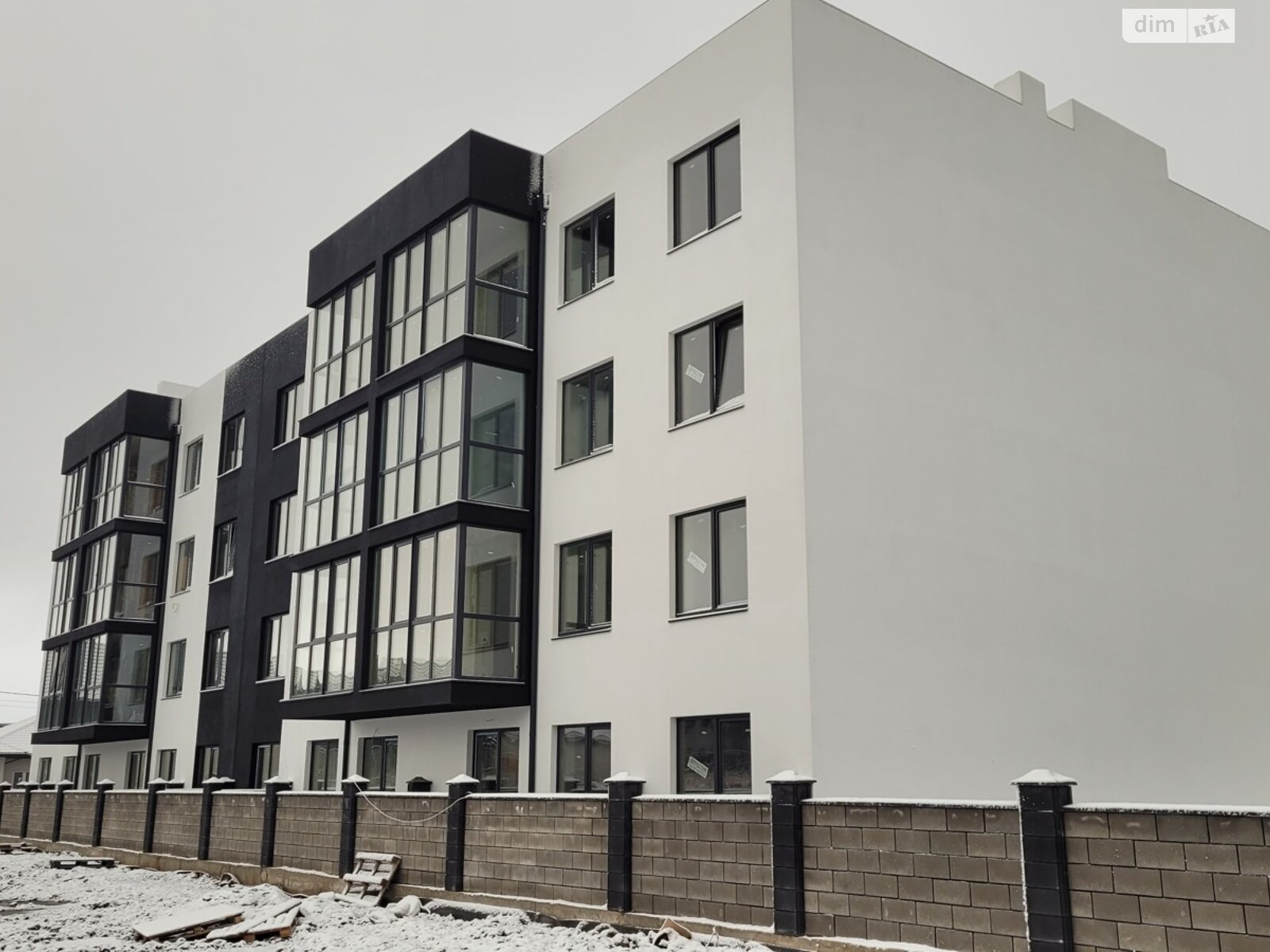 Продаж однокімнатної квартири в Рівному, на мас. Веснянковий 10, район Центр фото 1 Продаж однокімнатної квартири в Рівному, на мас. Веснянковий 10, район Центр фото 1
