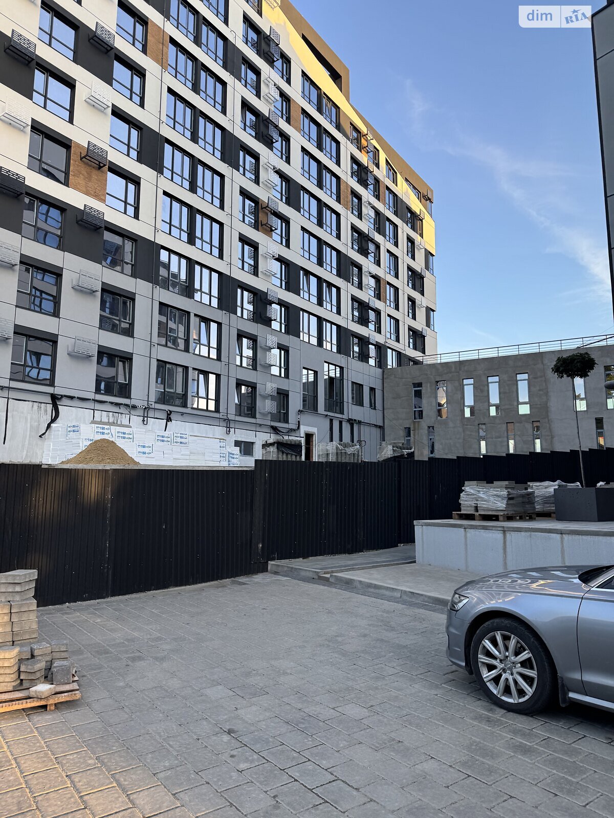 Продажа однокомнатной квартиры в Ровно, на ул. Замковая 34А, район Центр фото 1