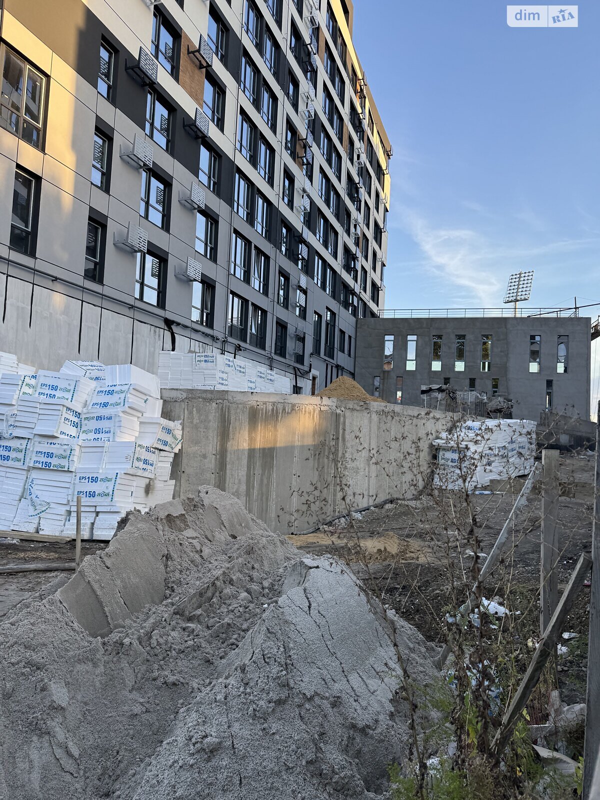 Продажа однокомнатной квартиры в Ровно, на ул. Замковая 34А, район Центр фото 1