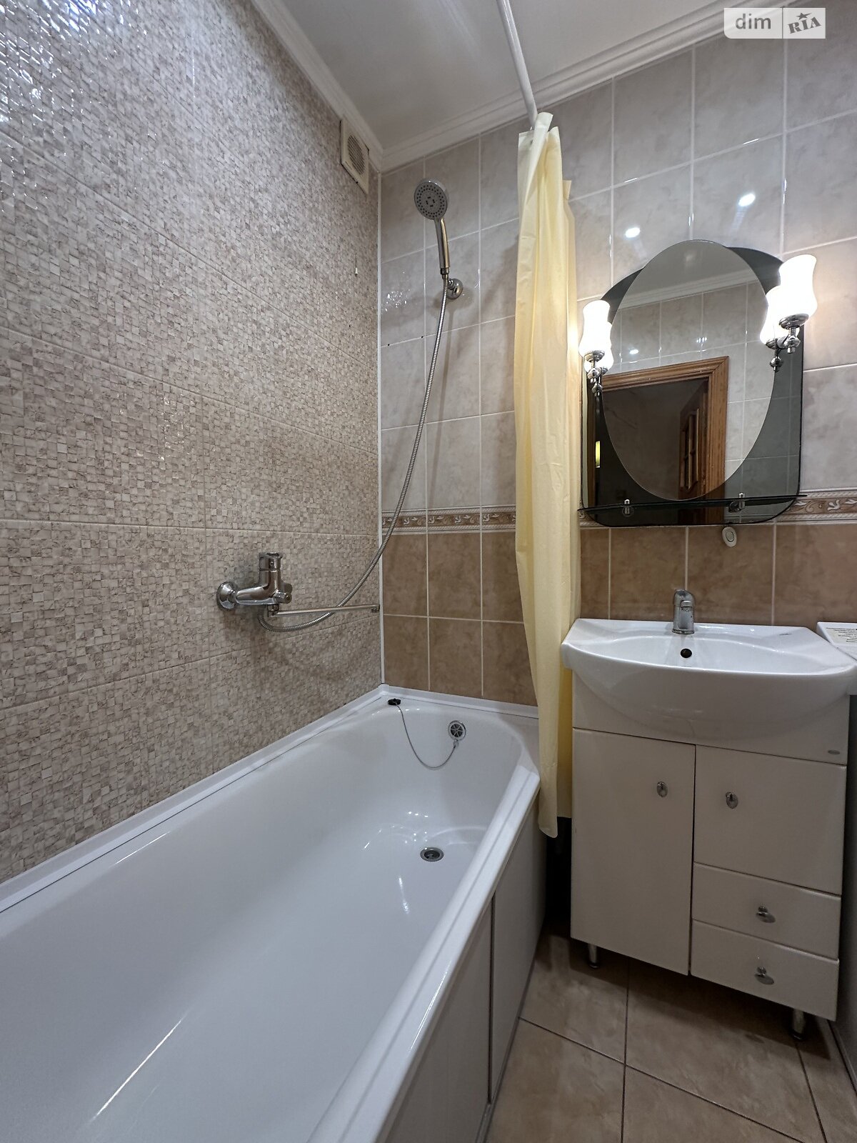 Продажа трехкомнатной квартиры в Ровно, на ул. Вербова, фото 1 Продажа трехкомнатной квартиры в Ровно, на ул. Вербова, фото 1