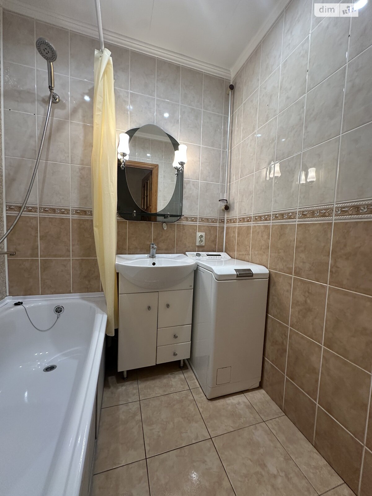 Продажа трехкомнатной квартиры в Ровно, на ул. Вербова, фото 1 Продажа трехкомнатной квартиры в Ровно, на ул. Вербова, фото 1