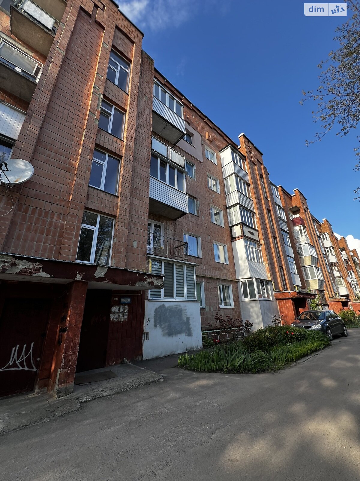 Продажа трехкомнатной квартиры в Ровно, на ул. Вышиванки, район 12-школа фото 1