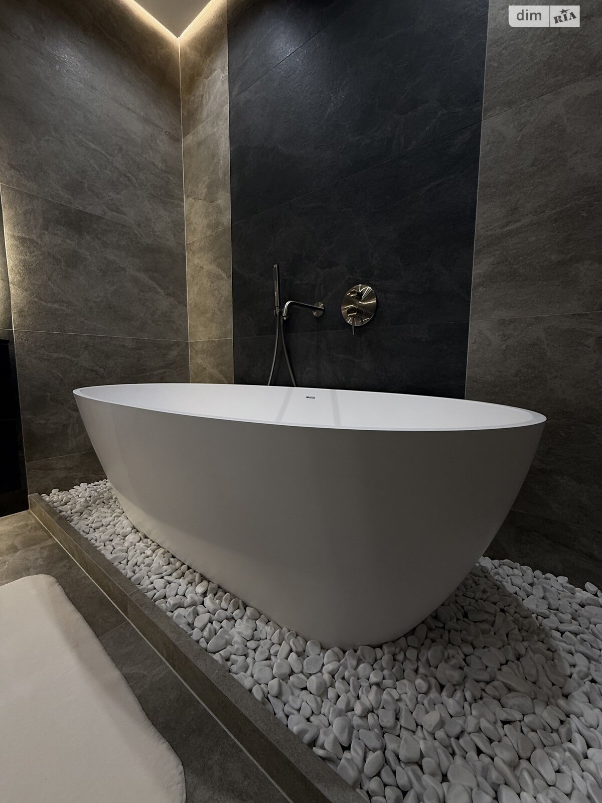 Продажа трехкомнатной квартиры в Ровно, на ул. Черновола Вячеслава 91Ф, район Южный фото 1 Продажа трехкомнатной квартиры в Ровно, на ул. Черновола Вячеслава 91Ф, район Южный фото 1