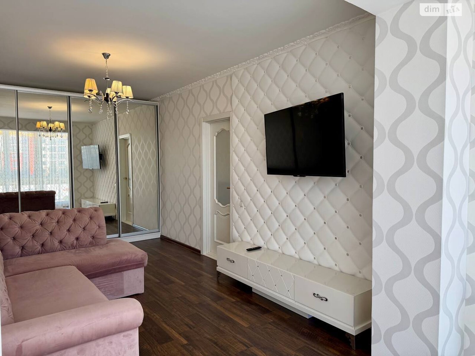 Продажа трехкомнатной квартиры в Ровно, на ул. Черновола Вячеслава 91Ж, район Южный фото 1