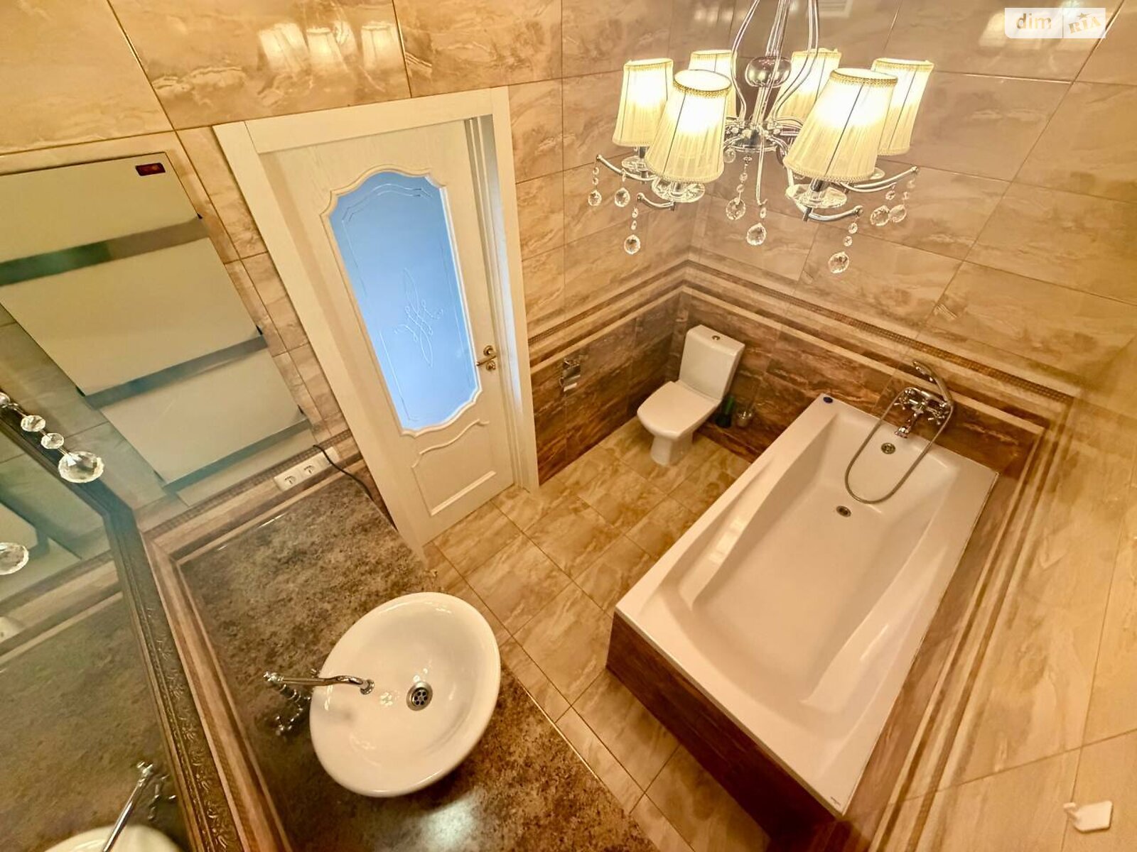 Продажа трехкомнатной квартиры в Ровно, на ул. Черновола Вячеслава 91Ж, район Южный фото 1