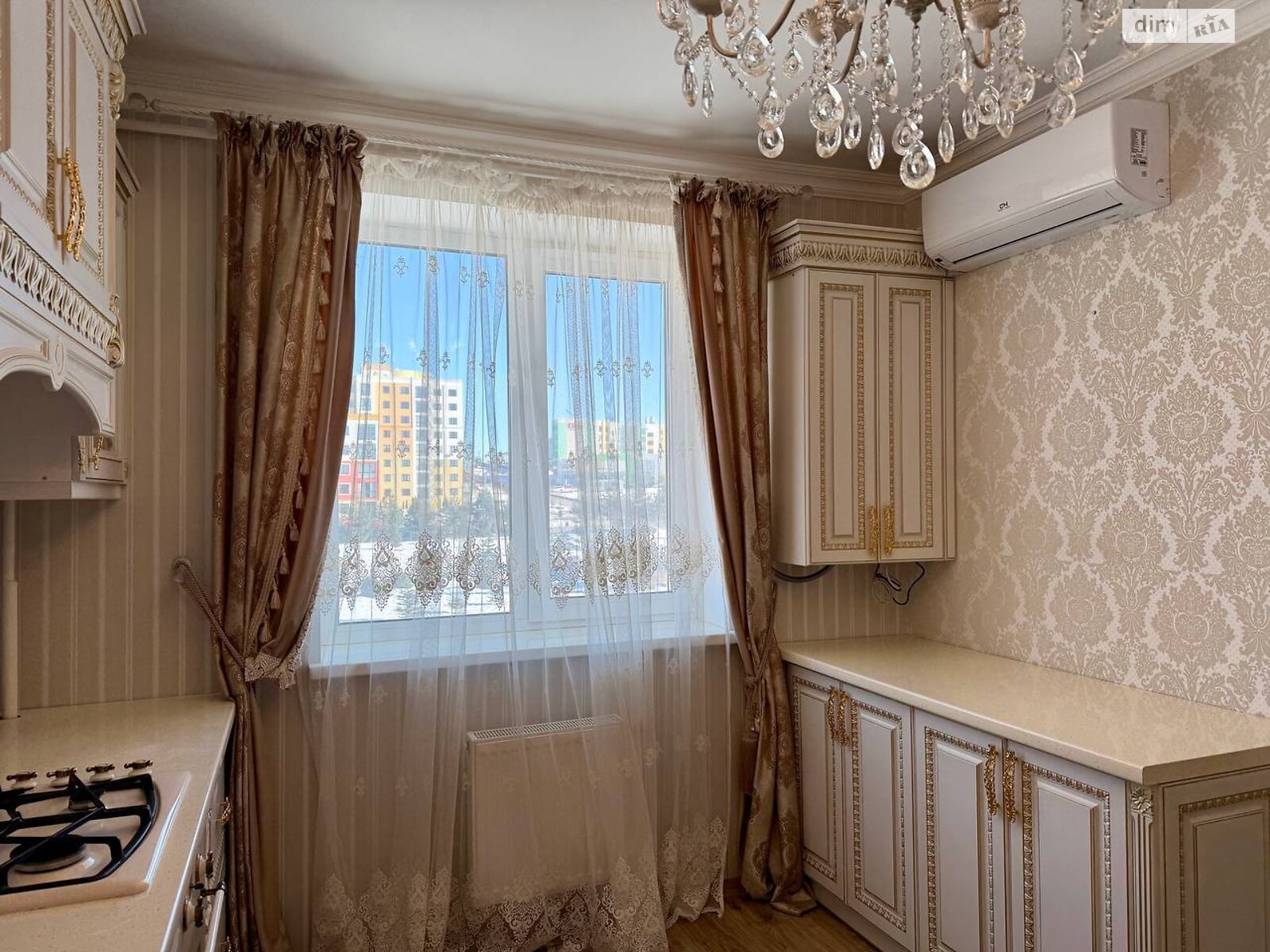 Продажа трехкомнатной квартиры в Ровно, на ул. Черновола Вячеслава 91Ж, район Южный фото 1