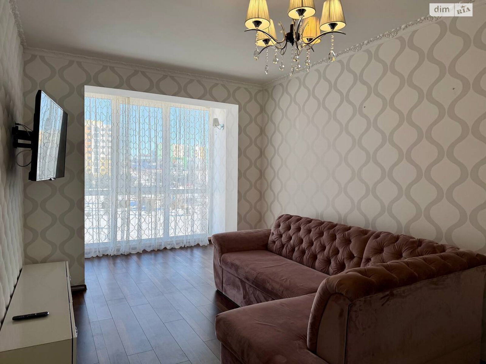 Продажа трехкомнатной квартиры в Ровно, на ул. Черновола Вячеслава 91Ж, район Южный фото 1