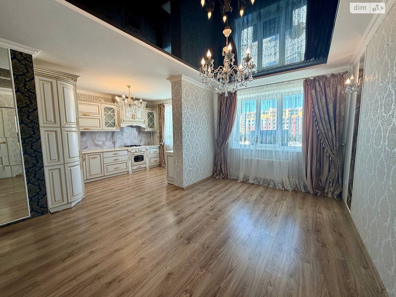 Продажа трехкомнатной квартиры в Ровно, на ул. Черновола Вячеслава 91Ж, район Южный фото 1