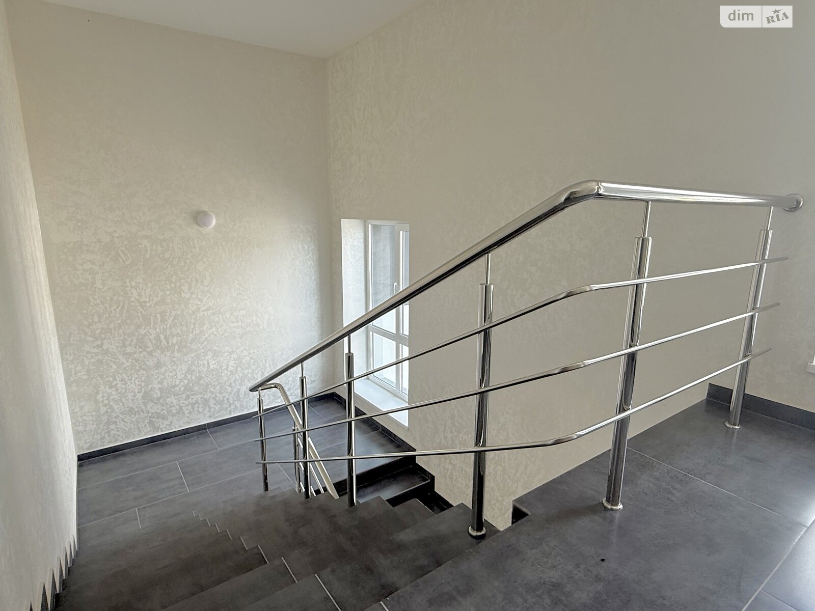 Продажа трехкомнатной квартиры в Ровно, на ул. Николая Боголюбова 3, район Южный фото 1 Продажа трехкомнатной квартиры в Ровно, на ул. Николая Боголюбова 3, район Южный фото 1