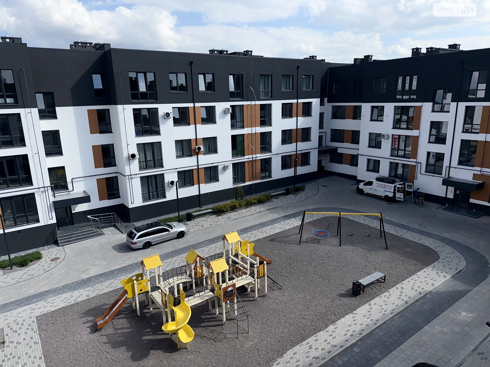 Продажа трехкомнатной квартиры в Ровно, на ул. Николая Боголюбова 3, район Южный фото 1 Продажа трехкомнатной квартиры в Ровно, на ул. Николая Боголюбова 3, район Южный фото 1