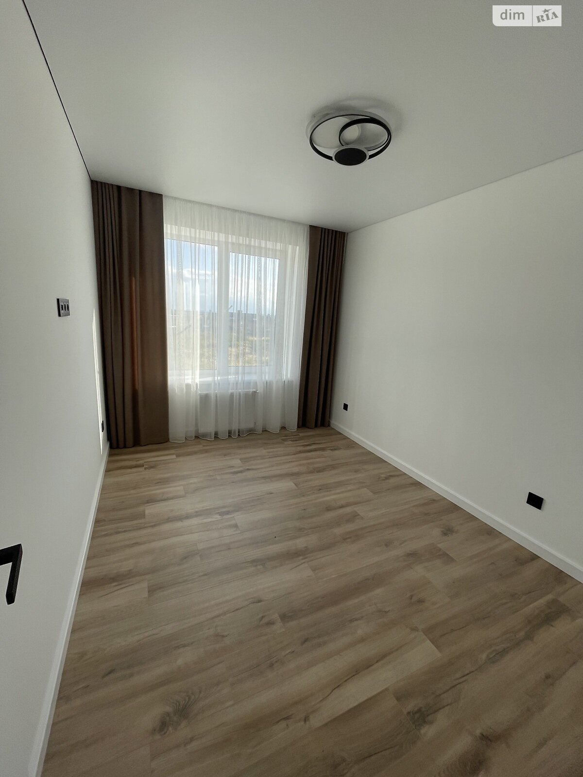 Продажа двухкомнатной квартиры в Ровно, на ул. Николая Боголюбова, район Счастливое фото 1