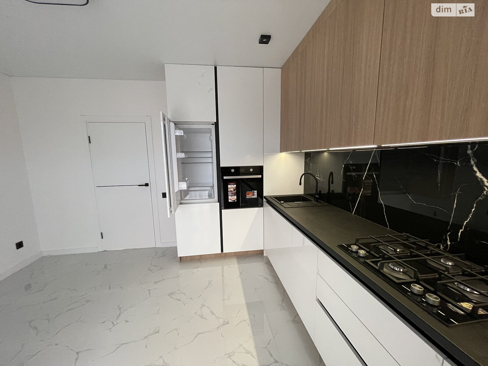 Продажа двухкомнатной квартиры в Ровно, на ул. Николая Боголюбова, район Счастливое фото 1