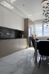 Продаж двокімнатної квартири в Рівному, на вул. Миколи Карнаухова 47-49, район Південний фото 2 Продаж двокімнатної квартири в Рівному, на вул. Миколи Карнаухова 47-49, район Південний фото 2