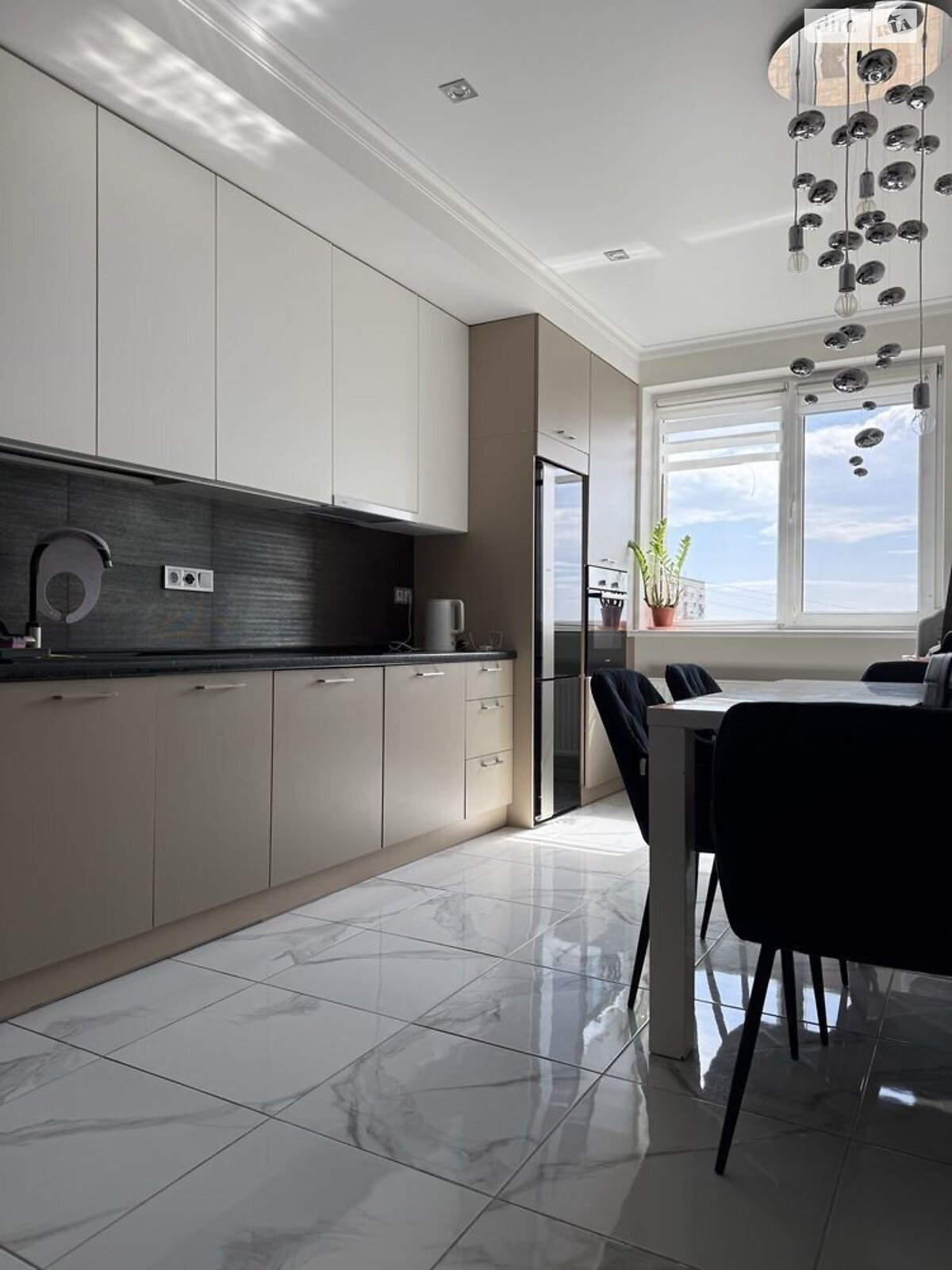 Продаж двокімнатної квартири в Рівному, на вул. Миколи Карнаухова 47-49, район Південний фото 1 Продаж двокімнатної квартири в Рівному, на вул. Миколи Карнаухова 47-49, район Південний фото 1