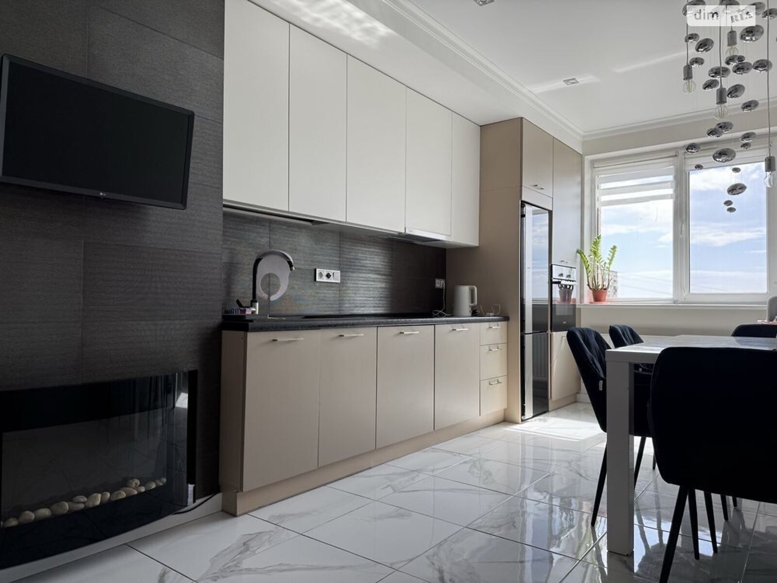 Продаж двокімнатної квартири в Рівному, на вул. Миколи Карнаухова 47-49, район Південний фото 1 Продаж двокімнатної квартири в Рівному, на вул. Миколи Карнаухова 47-49, район Південний фото 1