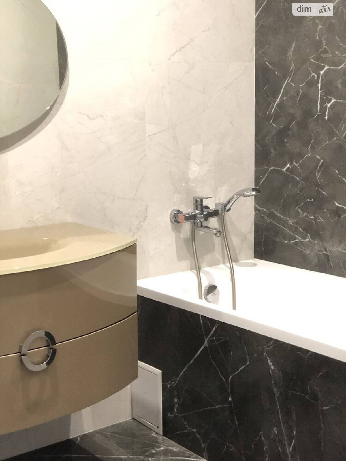 Продаж двокімнатної квартири в Рівному, на вул. Миколи Карнаухова 47-49, район Південний фото 1 Продаж двокімнатної квартири в Рівному, на вул. Миколи Карнаухова 47-49, район Південний фото 1