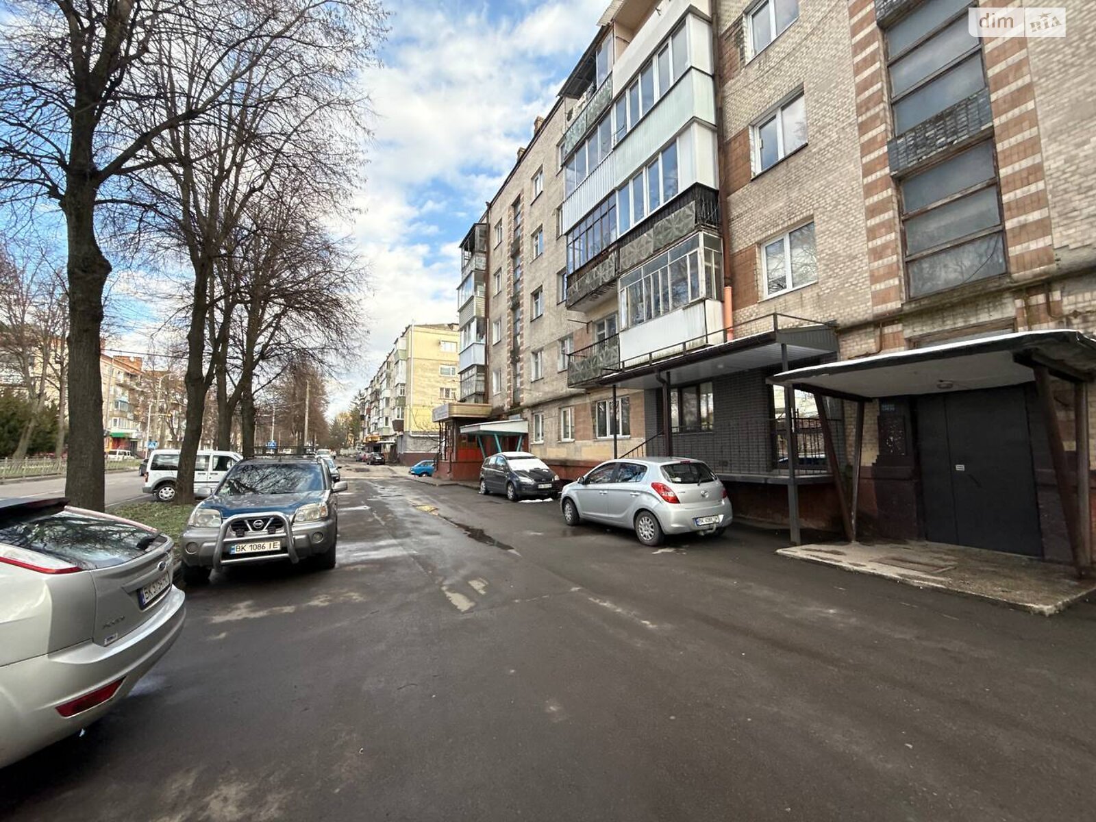 Продаж однокімнатної квартири в Рівному, на вул. Степана Бандери 54, район Південний фото 1 Продаж однокімнатної квартири в Рівному, на вул. Степана Бандери 54, район Південний фото 1