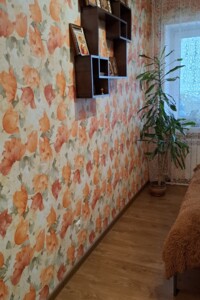 Продаж трикімнатної квартири в Рівному, на вул. Степана Бандери 60, район Південний фото 2