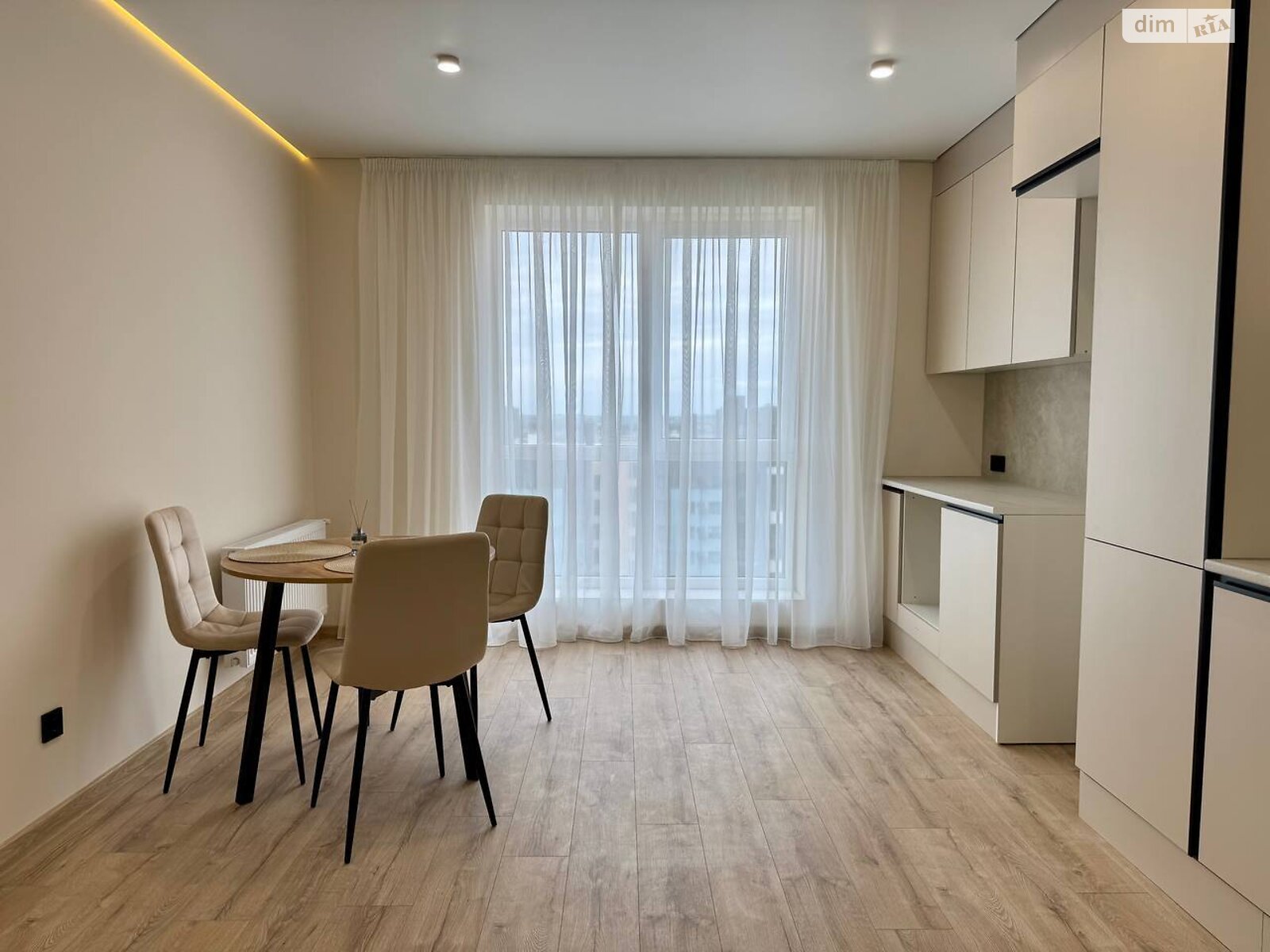 Продажа однокомнатной квартиры в Ровно, на ул. Студенческая 24, район Южный фото 1 Продажа однокомнатной квартиры в Ровно, на ул. Студенческая 24, район Южный фото 1