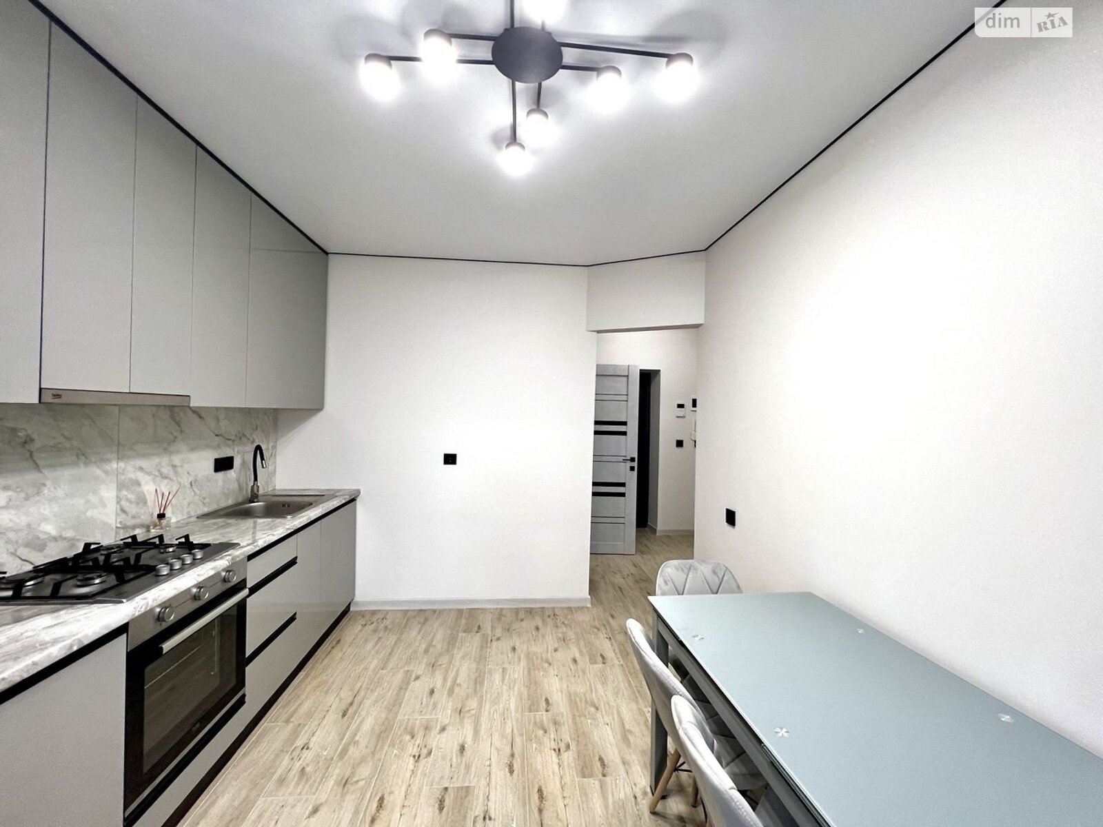 Продаж однокімнатної квартири в Рівному, на вул. Студентська 24, район Південний фото 1 Продаж однокімнатної квартири в Рівному, на вул. Студентська 24, район Південний фото 1