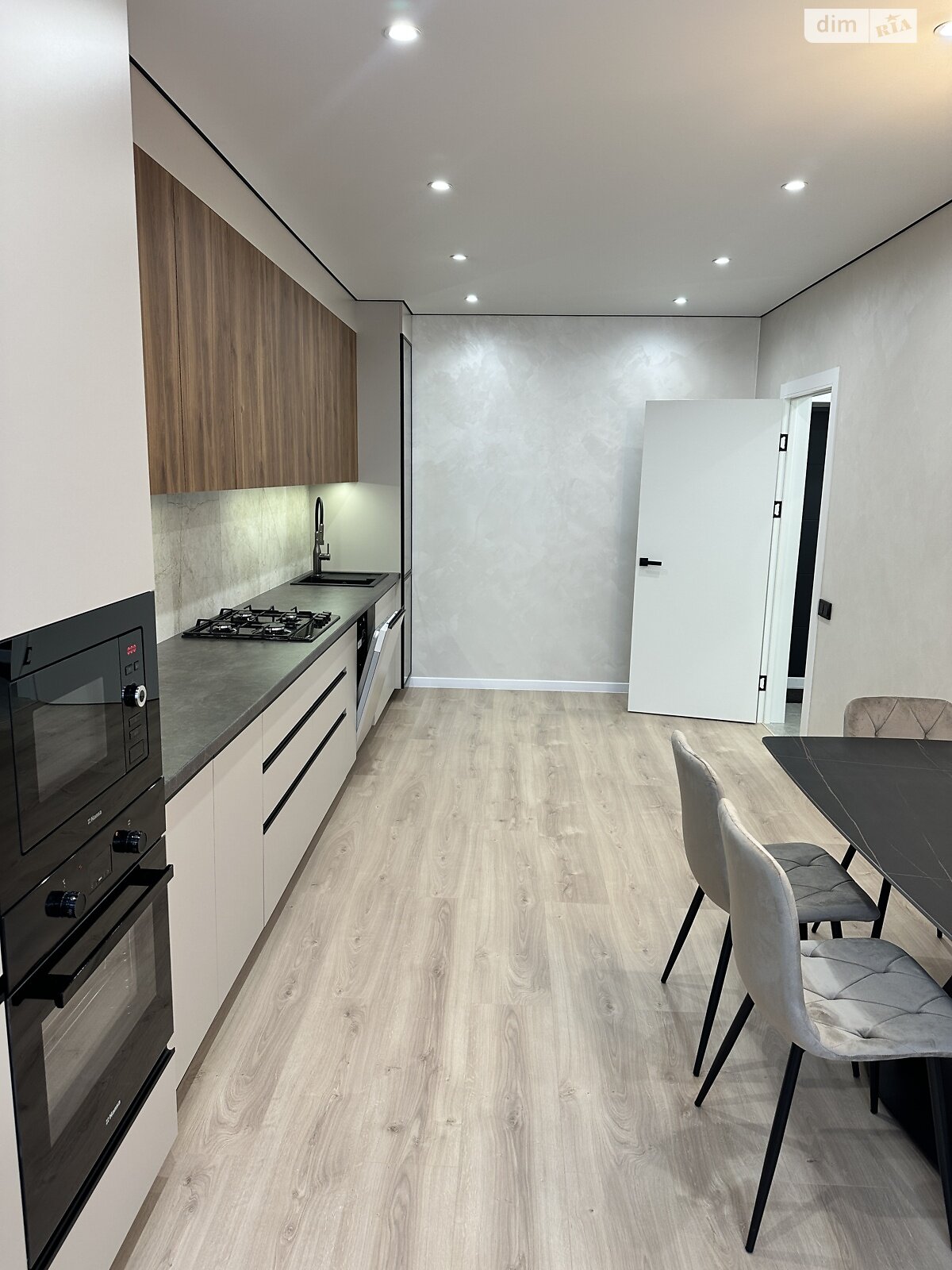 Продажа двухкомнатной квартиры в Ровно, на ул. Студенческая 24, район Южный фото 1