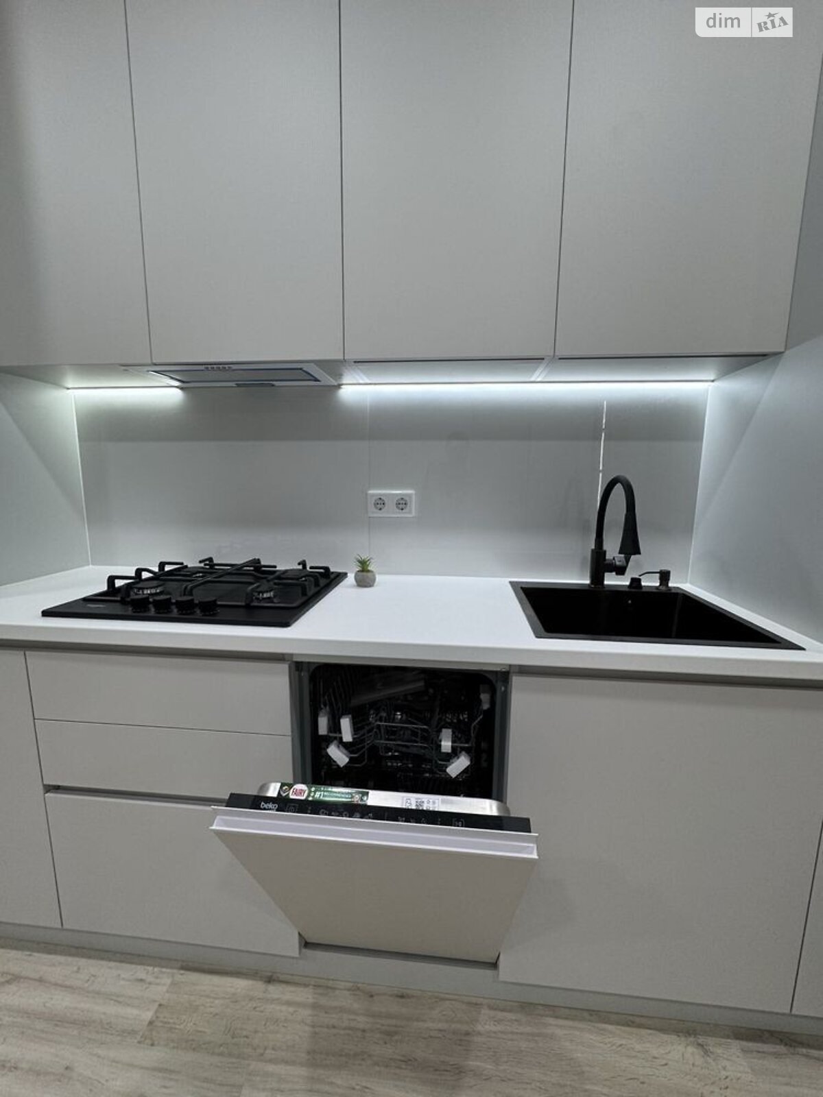 Продажа однокомнатной квартиры в Ровно, на ул. Студенческая 24А, район Южный фото 1