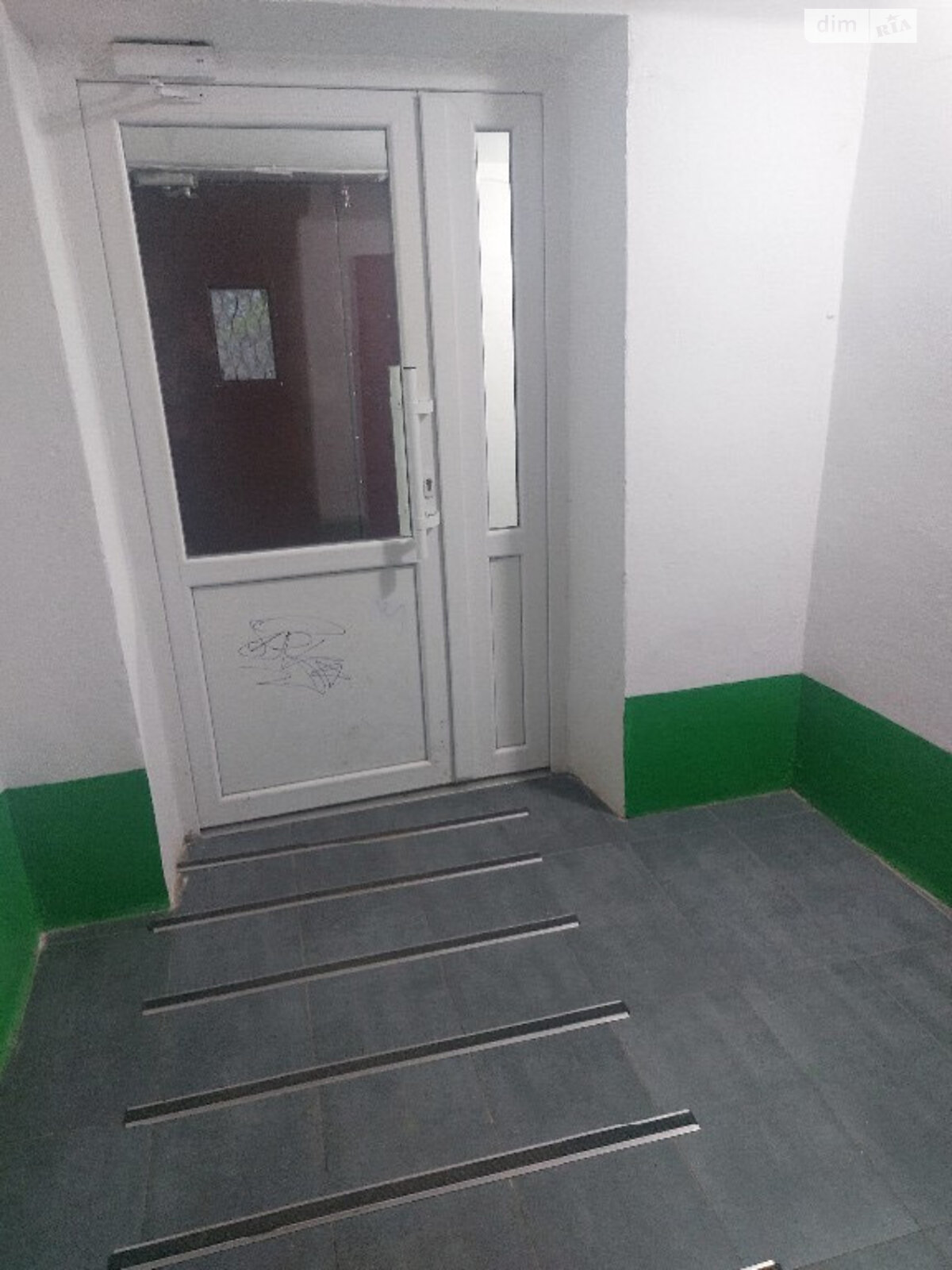 Продажа трехкомнатной квартиры в Ровно, на ул. Королева 5, район Ювилейный фото 1 Продажа трехкомнатной квартиры в Ровно, на ул. Королева 5, район Ювилейный фото 1