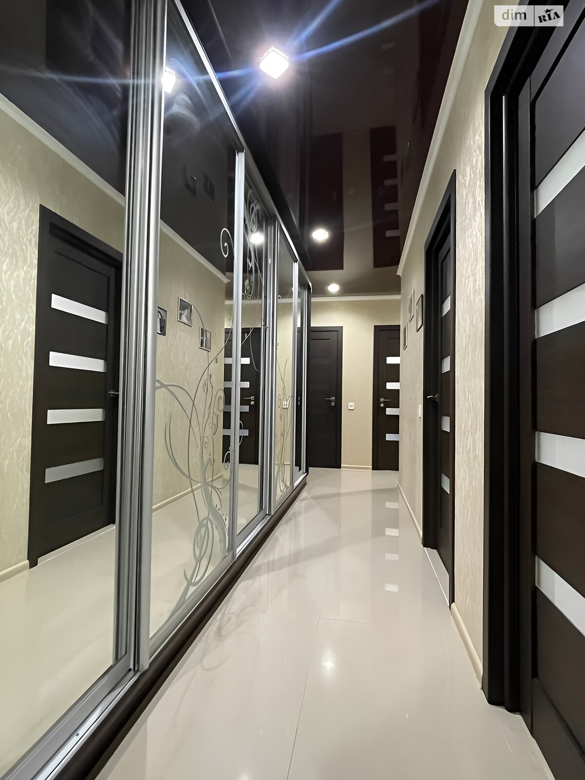 Продажа двухкомнатной квартиры в Ровно, на ул. Соборная 285А, район Ювилейный фото 1 Продажа двухкомнатной квартиры в Ровно, на ул. Соборная 285А, район Ювилейный фото 1