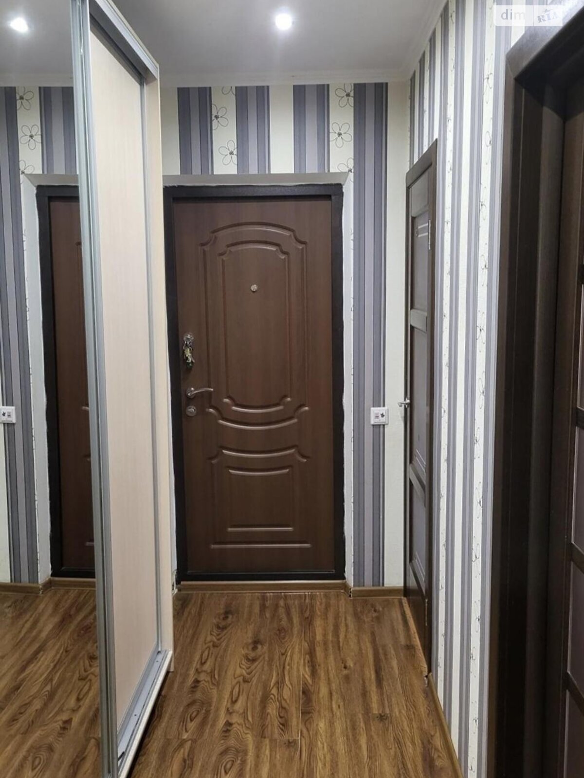 Продажа трехкомнатной квартиры в Ровно, на ул. Виталия Магеля, район Ювилейный фото 1 Продажа трехкомнатной квартиры в Ровно, на ул. Виталия Магеля, район Ювилейный фото 1