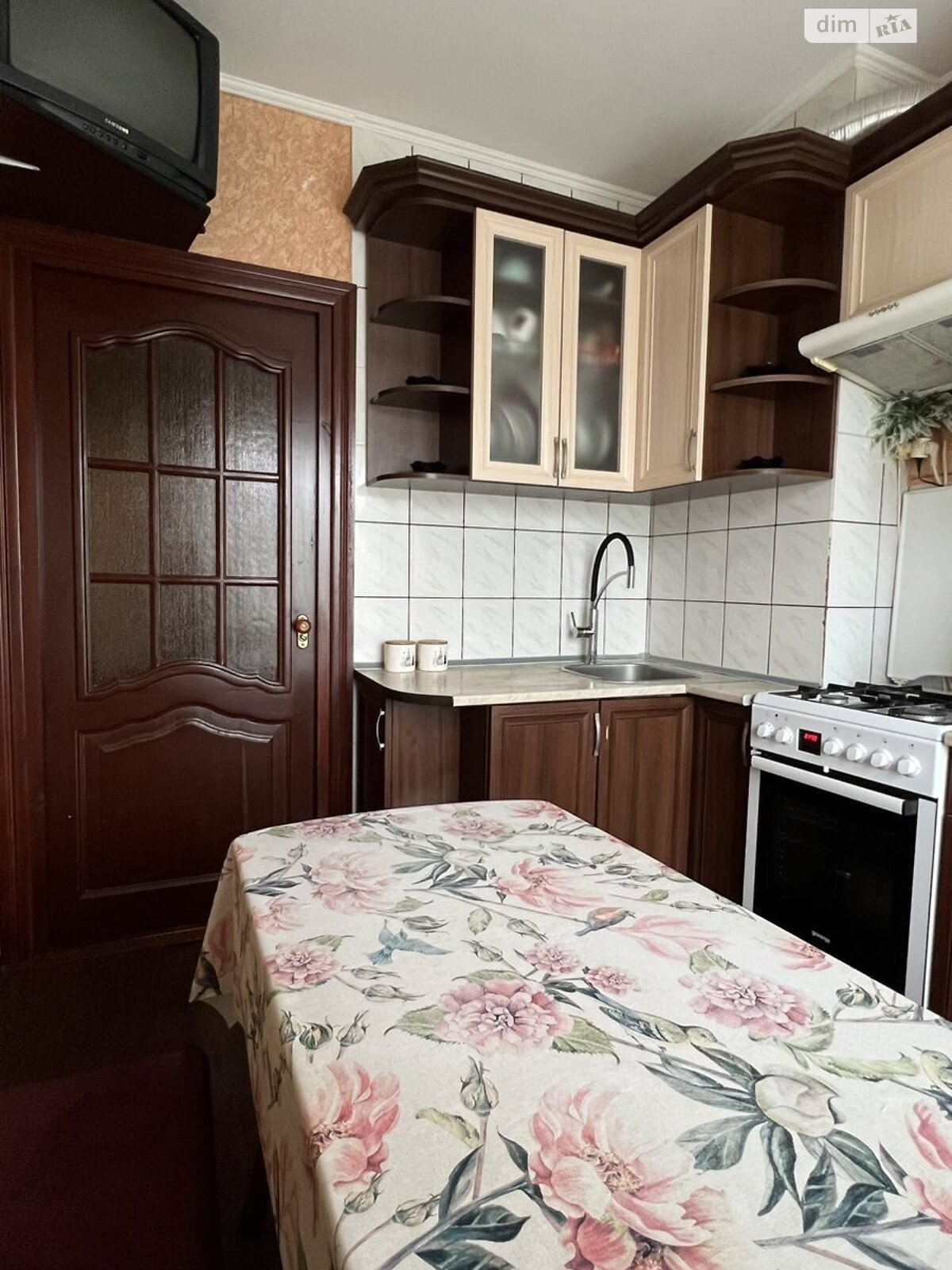 Продаж двокімнатної квартири в Рівному, на вул. Віталія Магеля 15, район Ювілейний фото 1 Продаж двокімнатної квартири в Рівному, на вул. Віталія Магеля 15, район Ювілейний фото 1