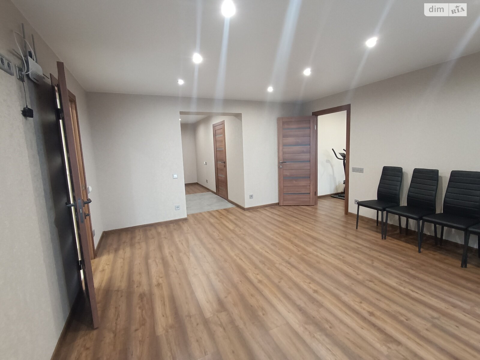 Продаж трикімнатної квартири в Самарі, на вул. Зіни Білої, фото 1 Продаж трикімнатної квартири в Самарі, на вул. Зіни Білої, фото 1