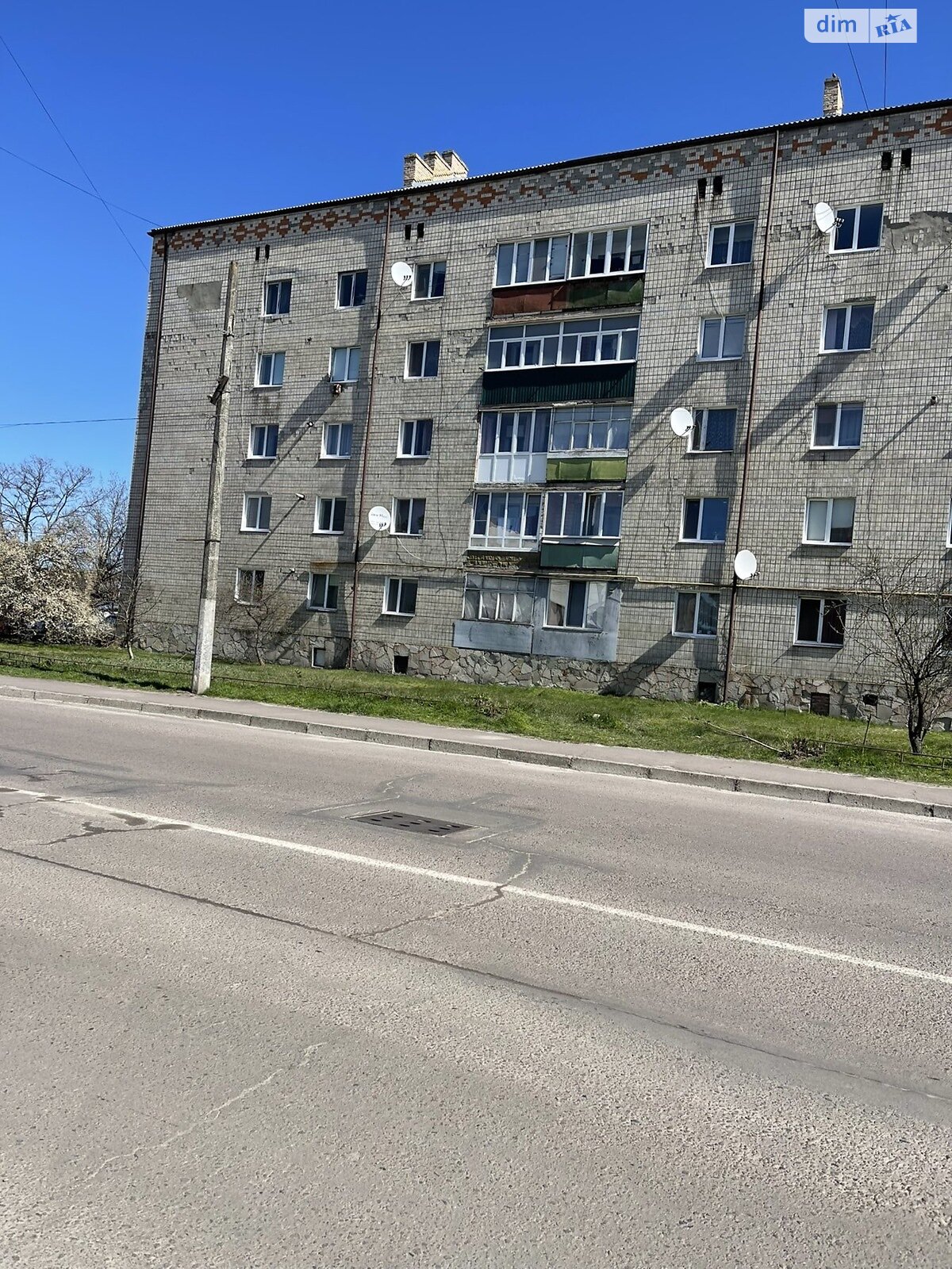 Продаж двокімнатної квартири в Сарнах, на вул. Соборна 58, фото 1 Продаж двокімнатної квартири в Сарнах, на вул. Соборна 58, фото 1