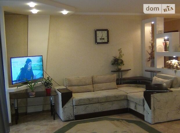 Продажа трехкомнатной квартиры в Северодонецке, на Курчатова 17 фото 1 Продажа трехкомнатной квартиры в Северодонецке, на Курчатова 17 фото 1