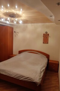 Продаж двокімнатної квартири в Шполі, на вул. Миколи Амосова 8, фото 2