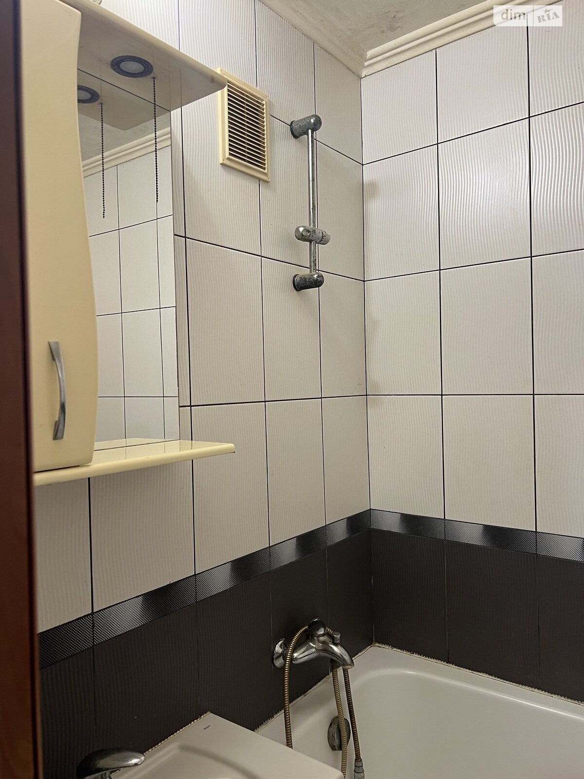 Продажа трехкомнатной квартиры в Сквире, на ул. Набережная 7, фото 1 Продажа трехкомнатной квартиры в Сквире, на ул. Набережная 7, фото 1