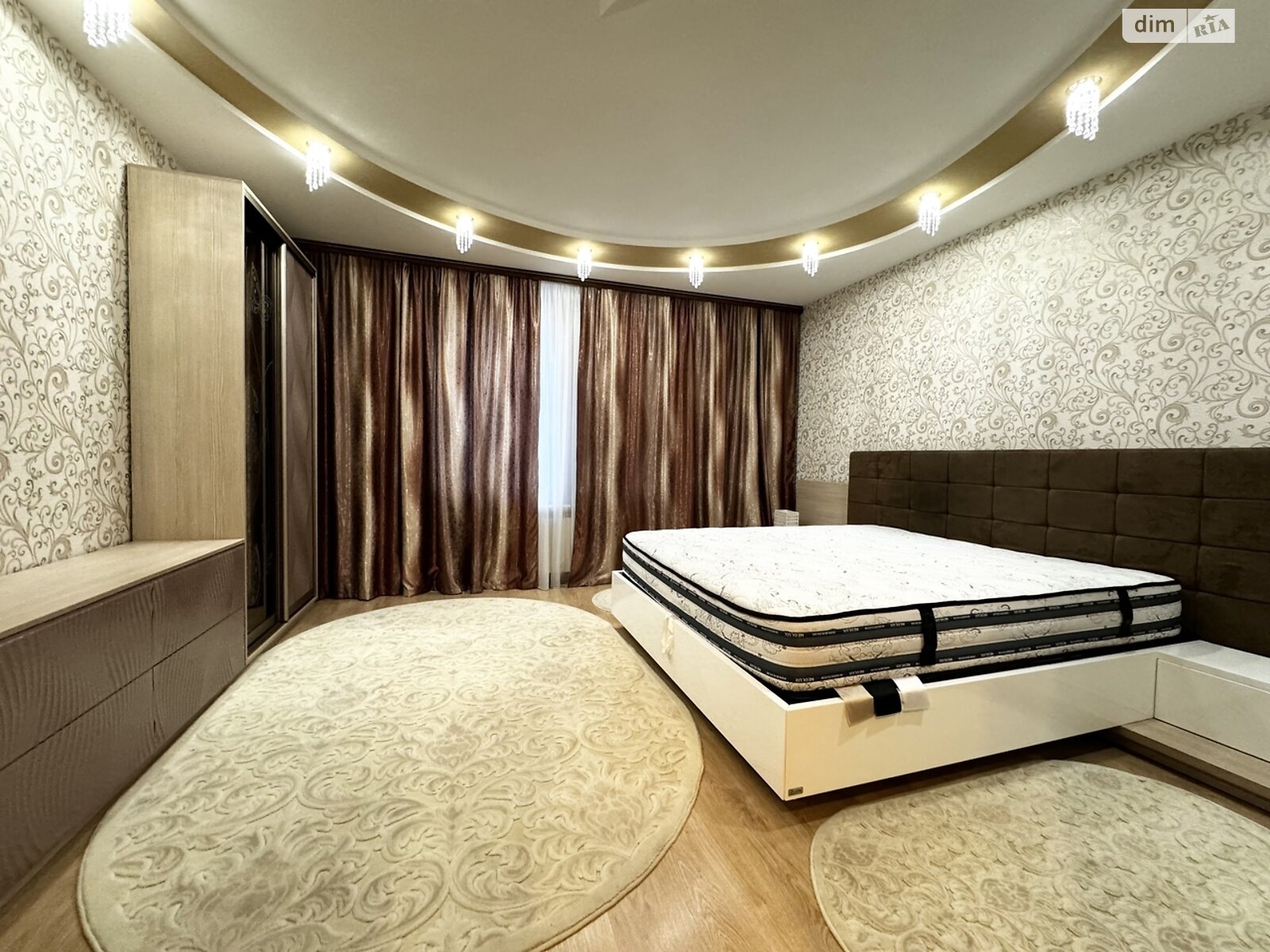 Продажа трехкомнатной квартиры в Слобожанском, на ул. 8-го Марта, фото 1 Продажа трехкомнатной квартиры в Слобожанском, на ул. 8-го Марта, фото 1