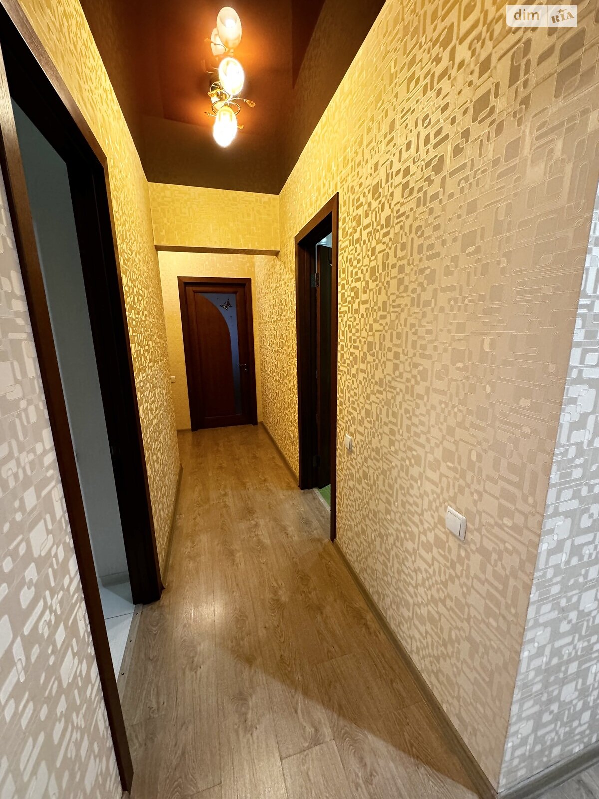 Продажа трехкомнатной квартиры в Слобожанском, на ул. Слобожанская 9Б, фото 1 Продажа трехкомнатной квартиры в Слобожанском, на ул. Слобожанская 9Б, фото 1