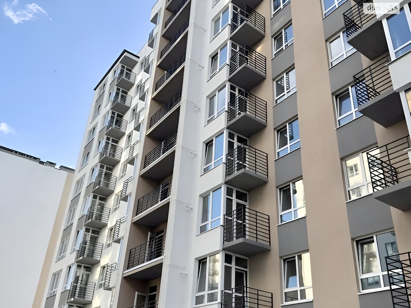Продаж трикімнатної квартири в Слобожанському, на вул. Сімейна 6, фото 1 Продаж трикімнатної квартири в Слобожанському, на вул. Сімейна 6, фото 1