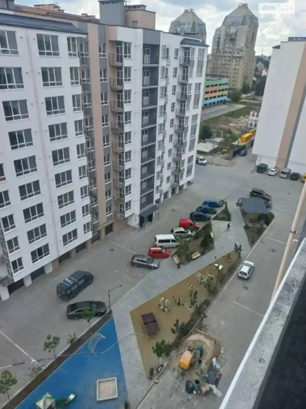 Продаж трикімнатної квартири в Слобожанському, на вул. Сімейна 5, фото 1 Продаж трикімнатної квартири в Слобожанському, на вул. Сімейна 5, фото 1