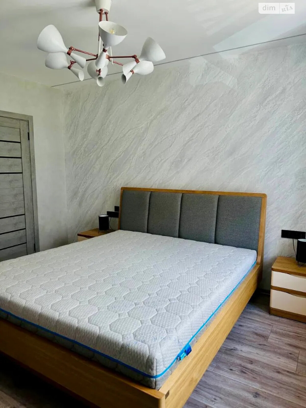 Продаж трикімнатної квартири в Слобожанському, на вул. Сімейна 5, фото 1 Продаж трикімнатної квартири в Слобожанському, на вул. Сімейна 5, фото 1