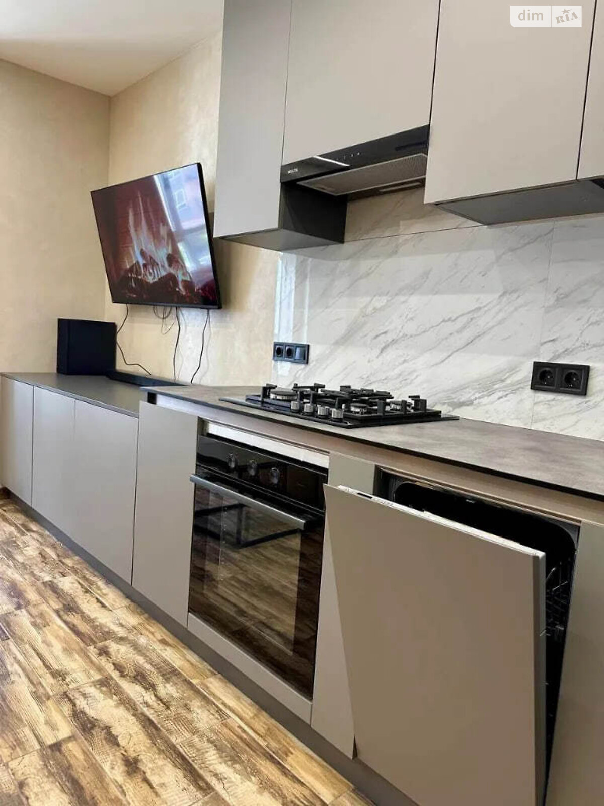 Продажа трехкомнатной квартиры в Слобожанском, на ул. Семейная 6, фото 1 Продажа трехкомнатной квартиры в Слобожанском, на ул. Семейная 6, фото 1
