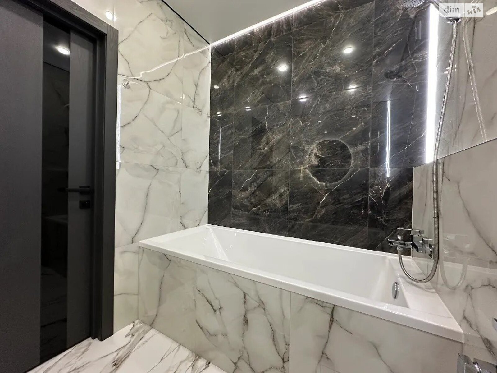 Продажа двухкомнатной квартиры в Слобожанском, на ул. Семейная 5, фото 1