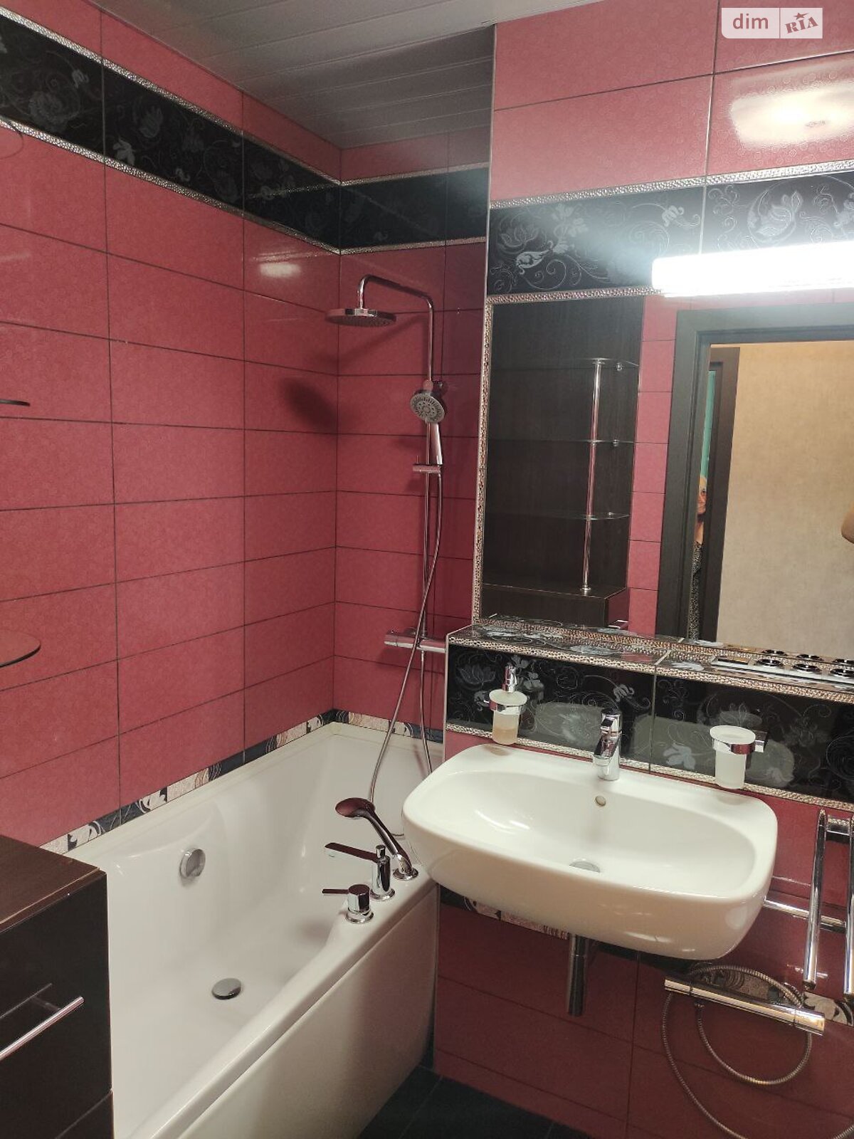 Продаж трикімнатної квартири в Слобожанському, на вул. Слобожанська 9А, фото 1