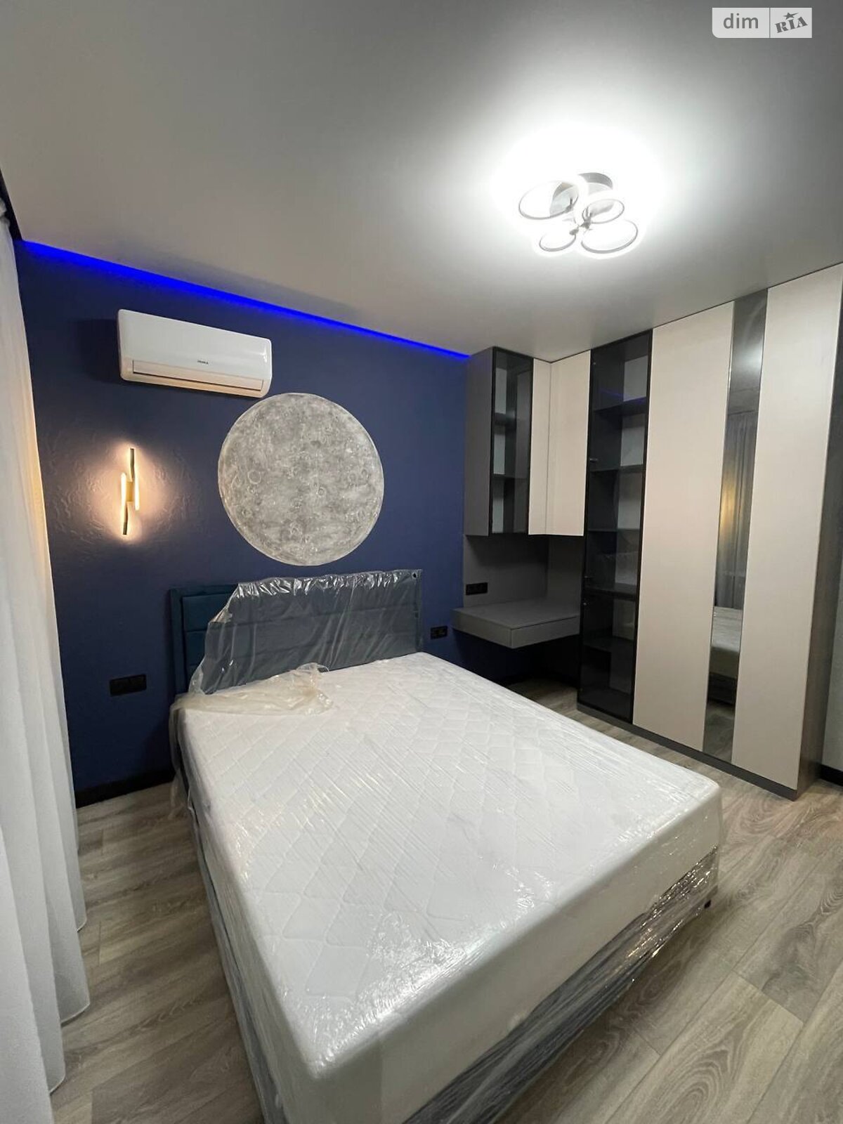 Продаж трикімнатної квартири в Слобожанському, на вул. Співдружності 6, фото 1 Продаж трикімнатної квартири в Слобожанському, на вул. Співдружності 6, фото 1