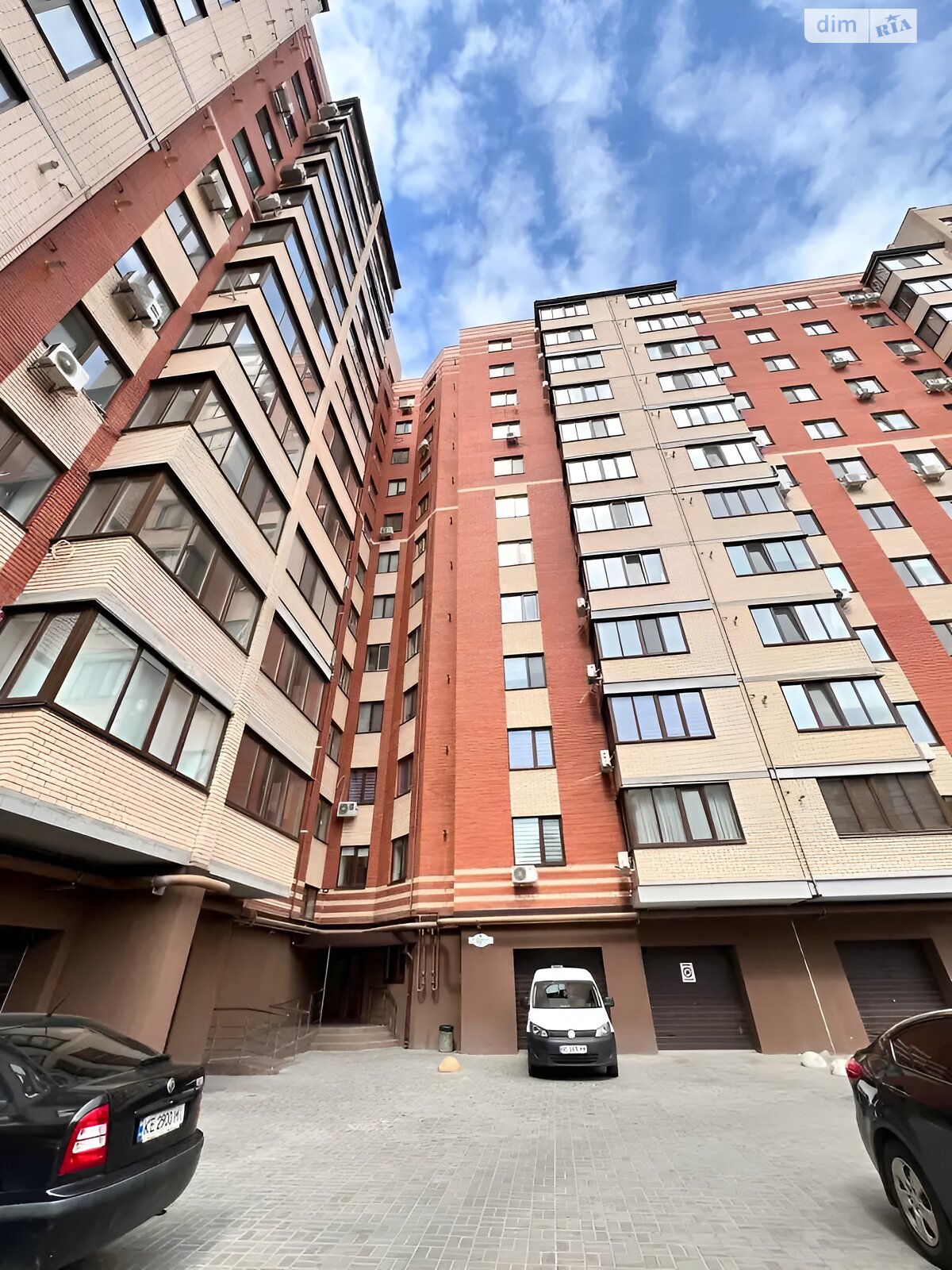 Продажа трехкомнатной квартиры в Слобожанском, на ул. Содружества 1 корпус 1, фото 1 Продажа трехкомнатной квартиры в Слобожанском, на ул. Содружества 1 корпус 1, фото 1